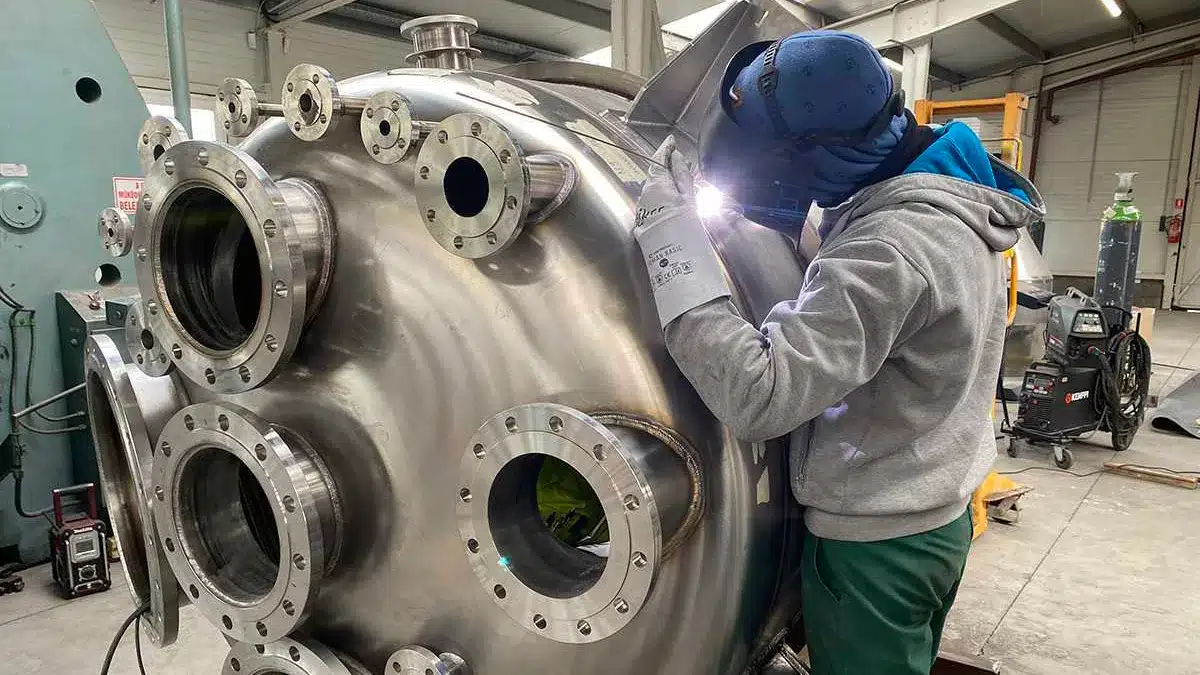 Ipari tartály kiegészítők és szerelvények gyártása - Duna Steel Tech