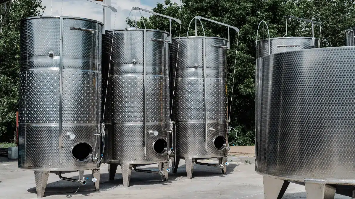 Borászati tartály hűtőpalásttal - Duna Steel Tech